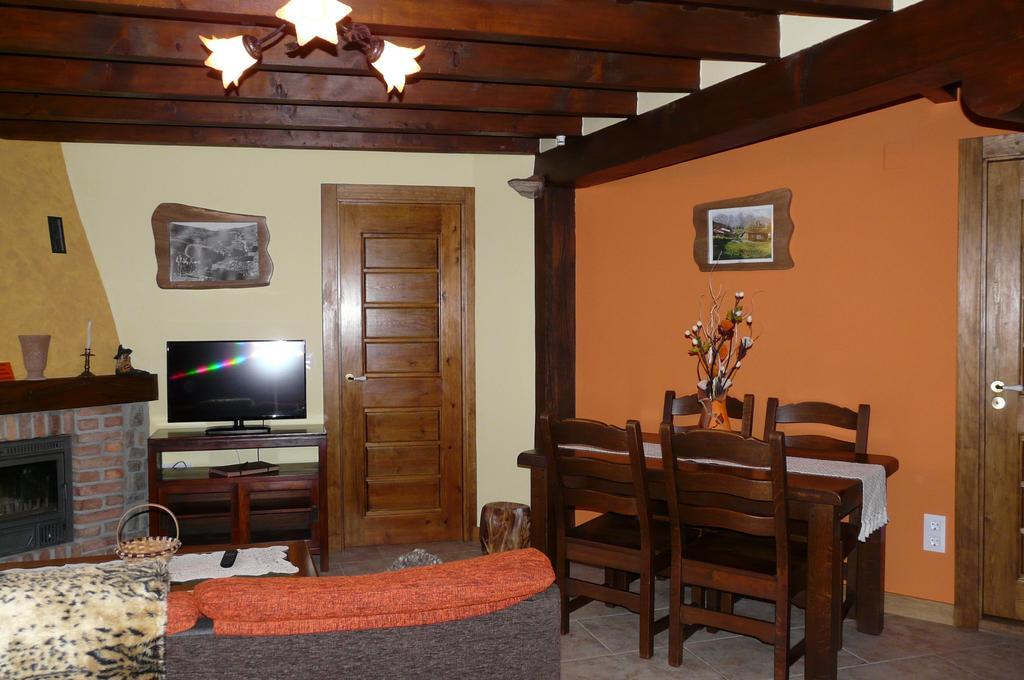 Apartamentos La Condesa Valmeo Екстер'єр фото