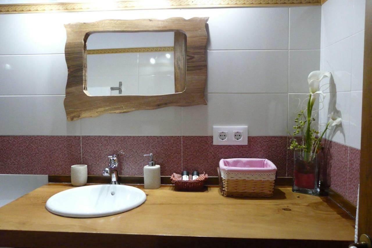 Apartamentos La Condesa Valmeo Екстер'єр фото